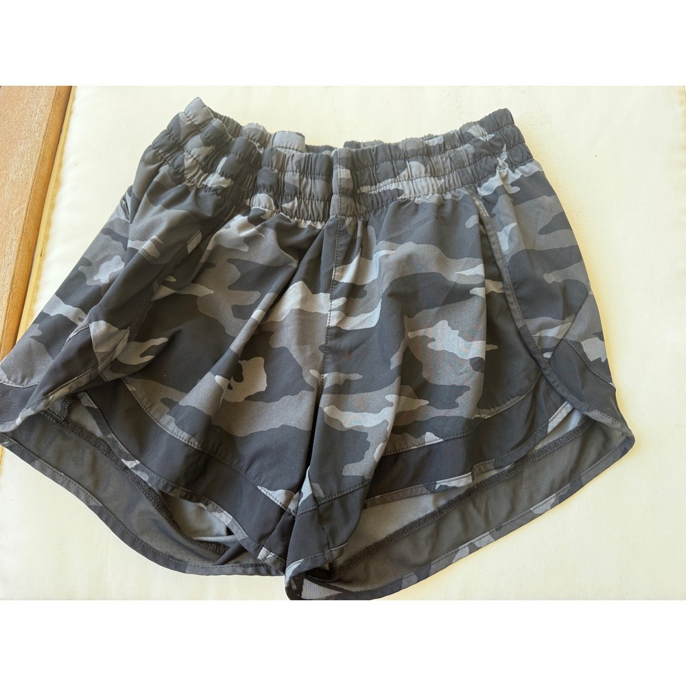 Athleta Printed Mesh Racer Run Short 4" Grey Camo Athletic Running Shorts XS
